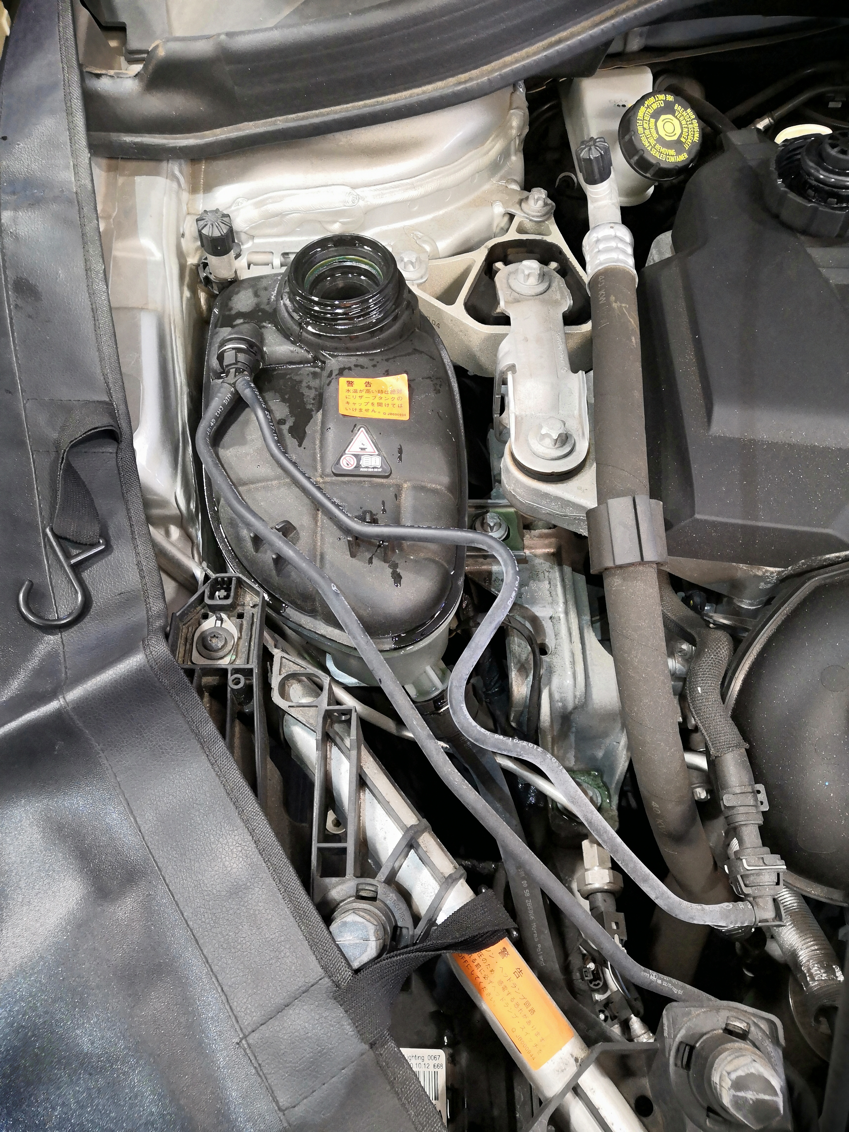 ベンツw246 クーラント漏れ修理 外車専門整備工場 タッキード