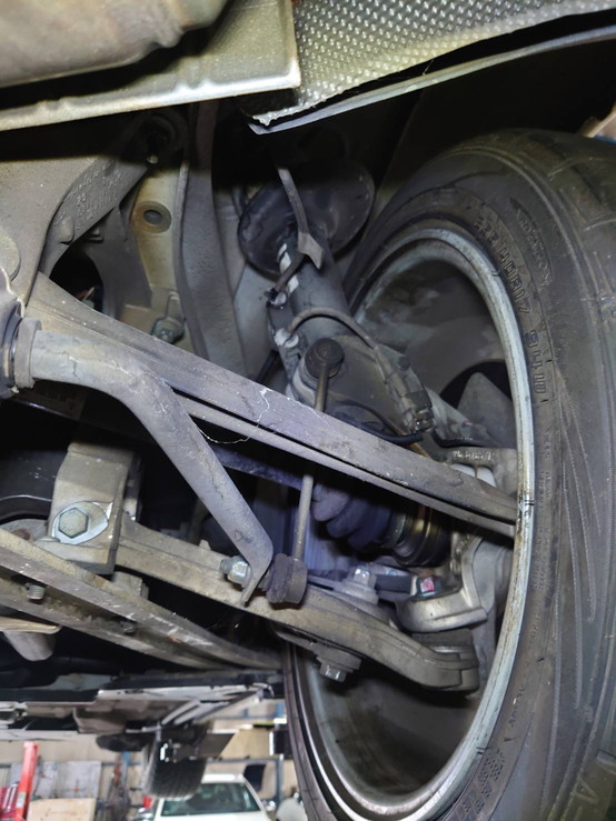 ポルシェ986 車検整備でオイル交換・クーラント補充を実施