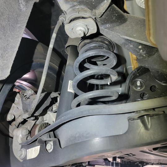 ボルボXC40車検整備レポート|オイル交換とブレーキオイル交換