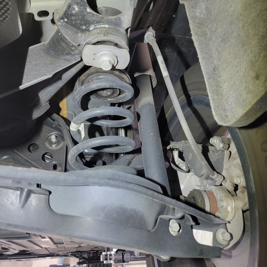 ボルボXC40車検整備レポート|オイル交換とブレーキオイル交換