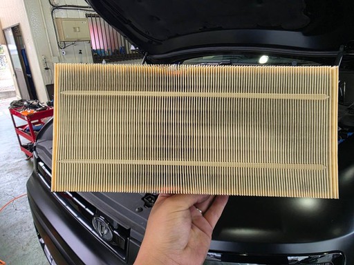 ランドローバー ディフェンダー 車検整備|バッテリー交換と診断事例