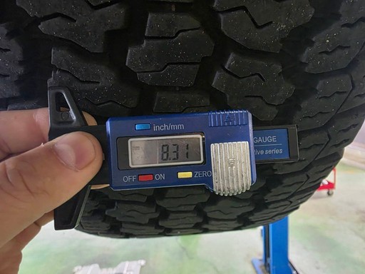ランドローバー ディフェンダー 車検整備|バッテリー交換と診断事例