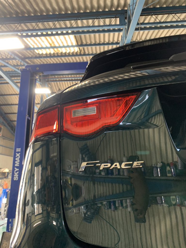 新品未使用　ジャガー　ブレーキパッド　F-PACE ジャガーF-PACE Rブレーキパット交換 ｜ 外車専門整備工場